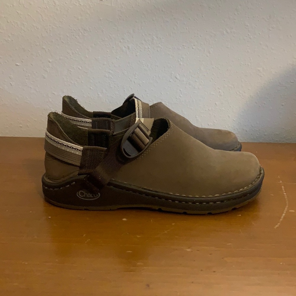 Women’s Chaco closed toe size 7.5